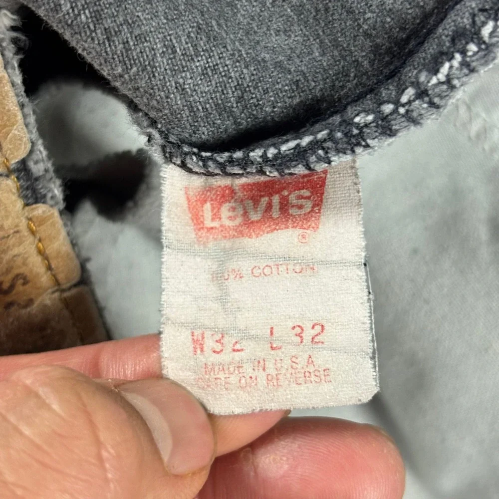 Vintage 90s Made in USA Grunge Levis 550 Relaxed Tapered Jeans Faded Black 32x32
